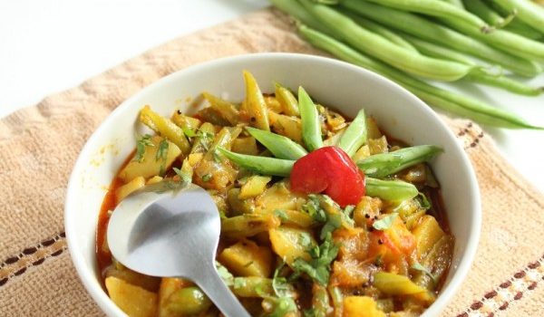 potato green beans sabzi recipe